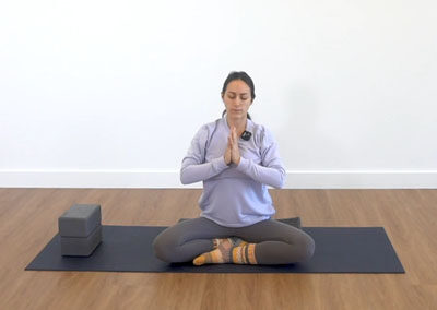 Prenatal Yoga with Janelle – 30 minutes