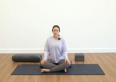 Prenatal Strengthening Flow with Janelle – 38 minutes